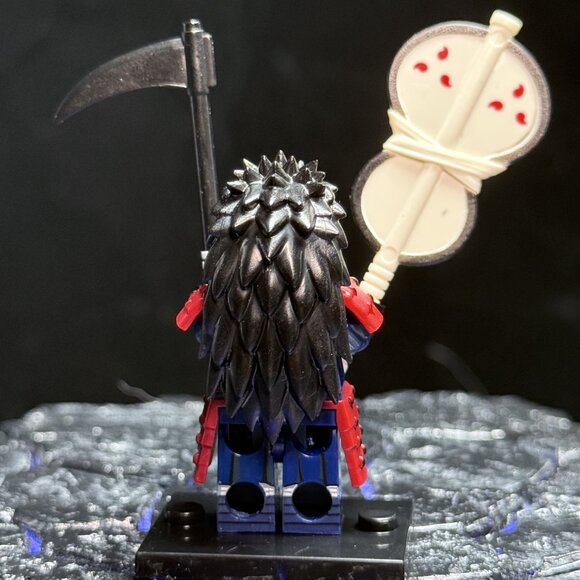 Naruto Madara Uchiha Minifigure with Blue Susanoo Armor Form Display Set - Picture 6 of 6